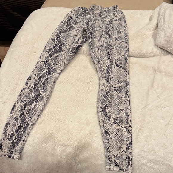 ALO Yoga Black and Snake Print Leggings TWO FOR ONE!!!!! BIG DEAL!! - Picture 11 of 16